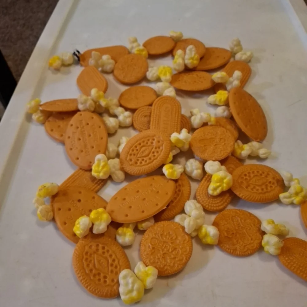Vintage Frezco Beverage USA Promotional Milk Arrowroot Biscuit & Popcorn Garland
